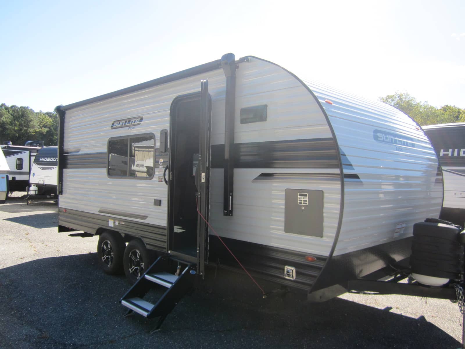 2024 21TH SUNLITE TOY HAULER | Gloucester RV